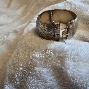 Vintage Silver Floral Bangle
